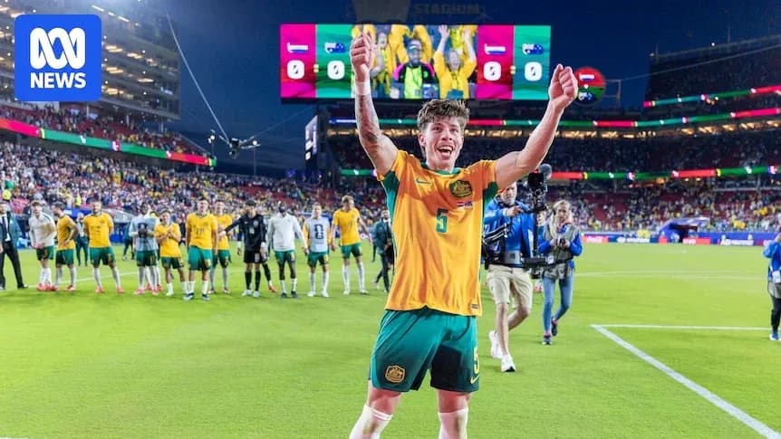 Jugador australiano celebrando en el estadio tras partido