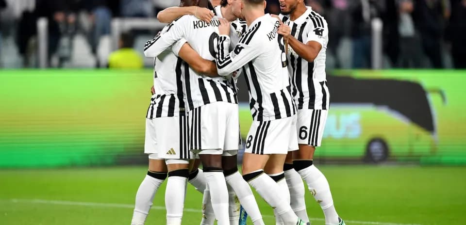 Jugadores de Juventus celebrando un gol