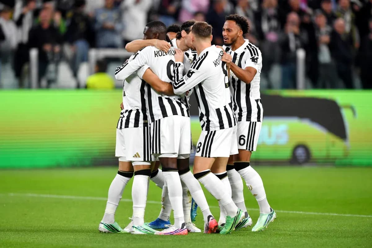 Jugadores de Juventus celebrando un gol