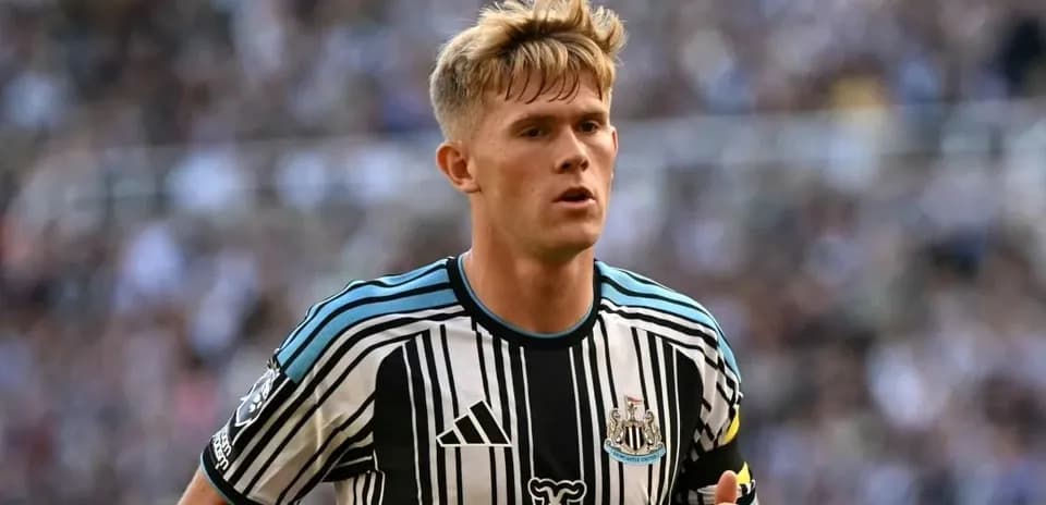 Jugador de Newcastle United en el campo durante partido