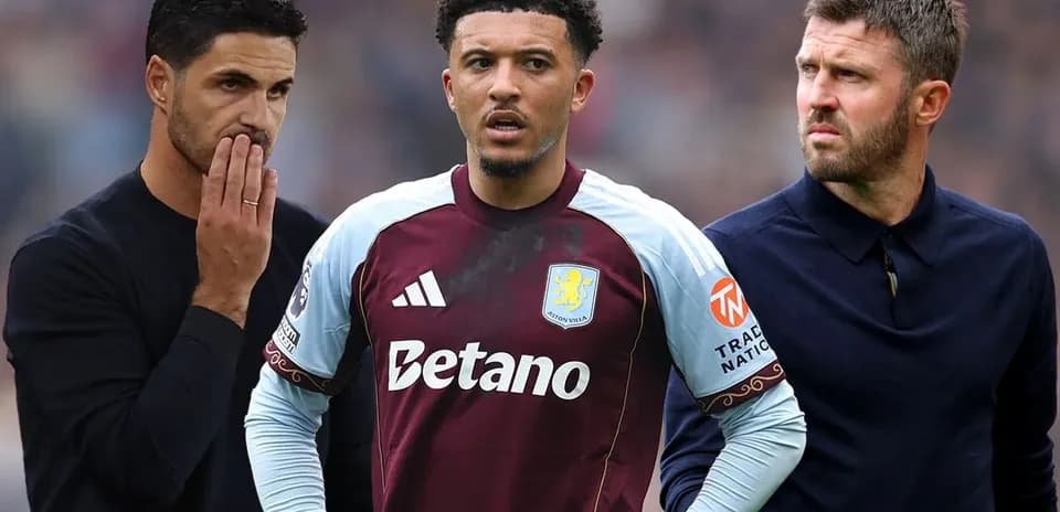 Entrenadores y jugador de Aston Villa en partido
