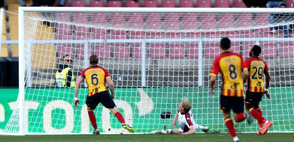 Gol de Lecce contra Genoa en partido de Serie A