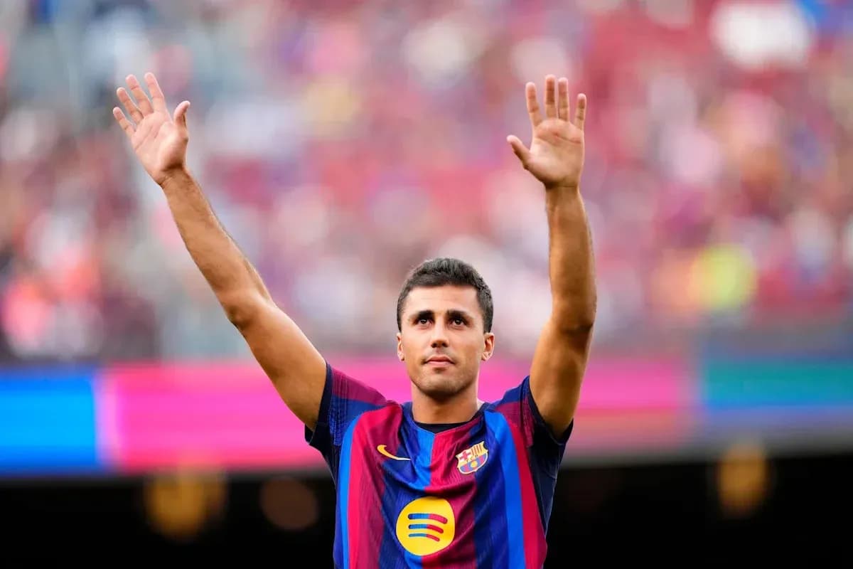 Jugador de Barcelona saludando a la afición