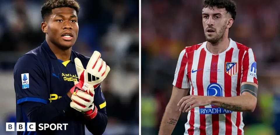 Portero y jugador de fútbol durante un partido