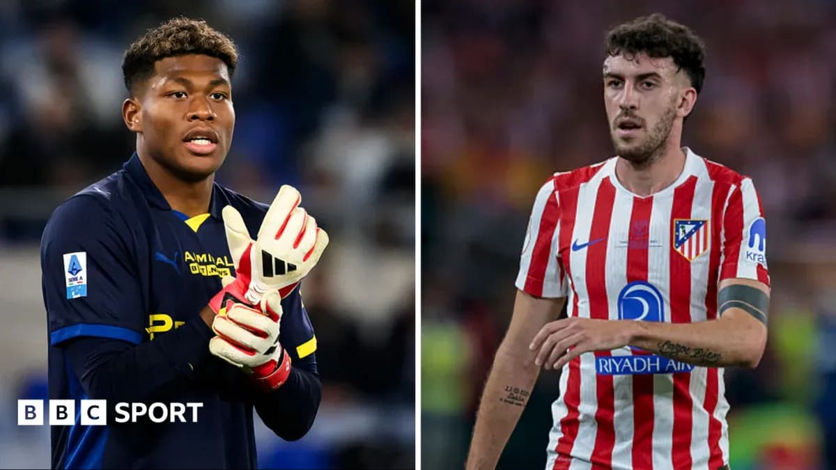 Portero y jugador de fútbol durante un partido