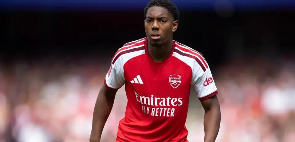 Jugador del Arsenal en acción durante el partido