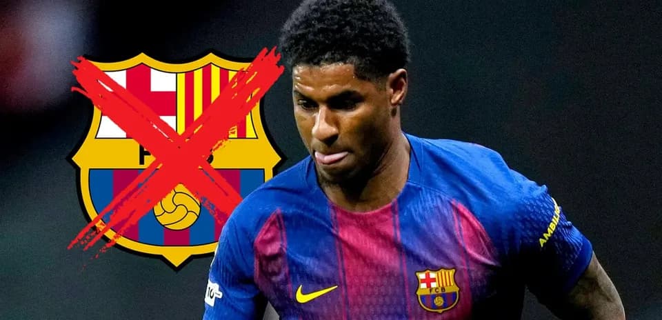 Jugador corriendo con camiseta del Barcelona en el fondo