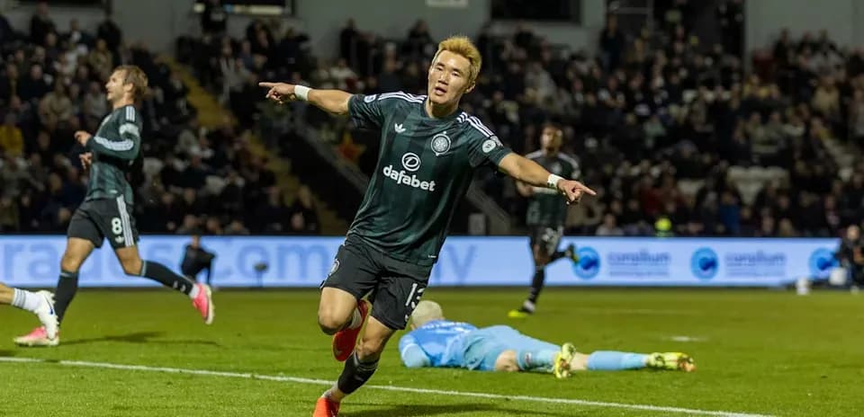 Jugador celebrando un gol en partido de fútbol
