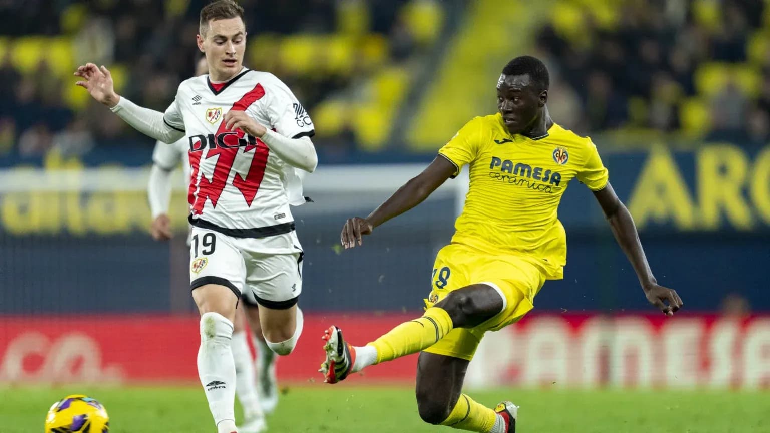 Rayo Vallecano y Villarreal en acción
