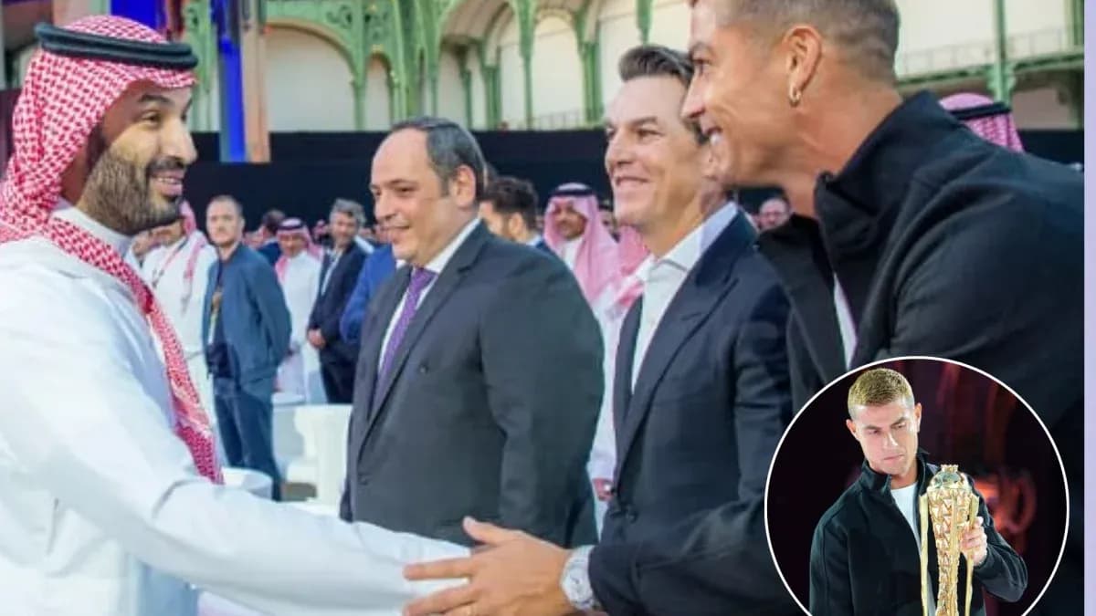 Cristiano Ronaldo saludando a un funcionario en evento
