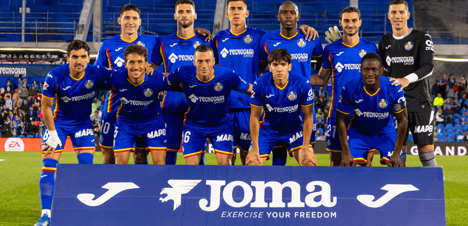 Equipo de Getafe posando antes del partido