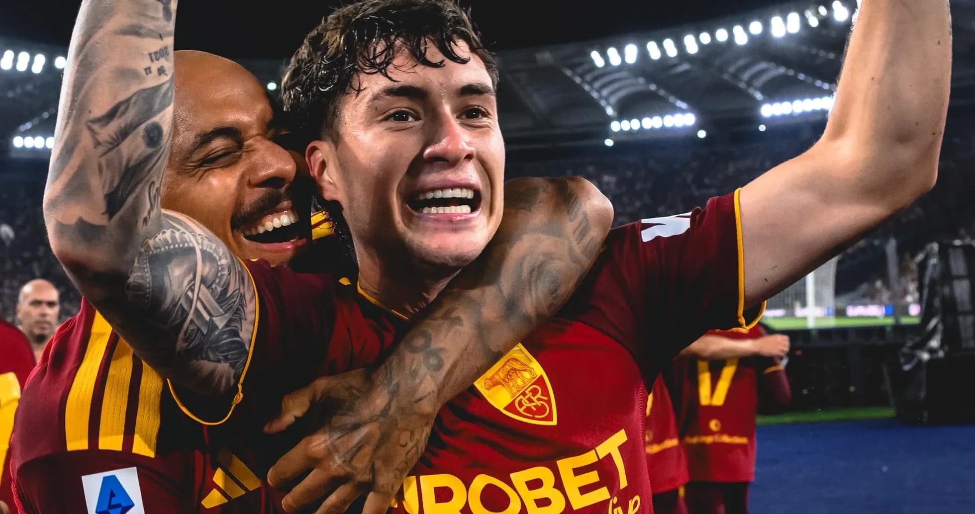 Jugadores de AS Roma celebrando un gol