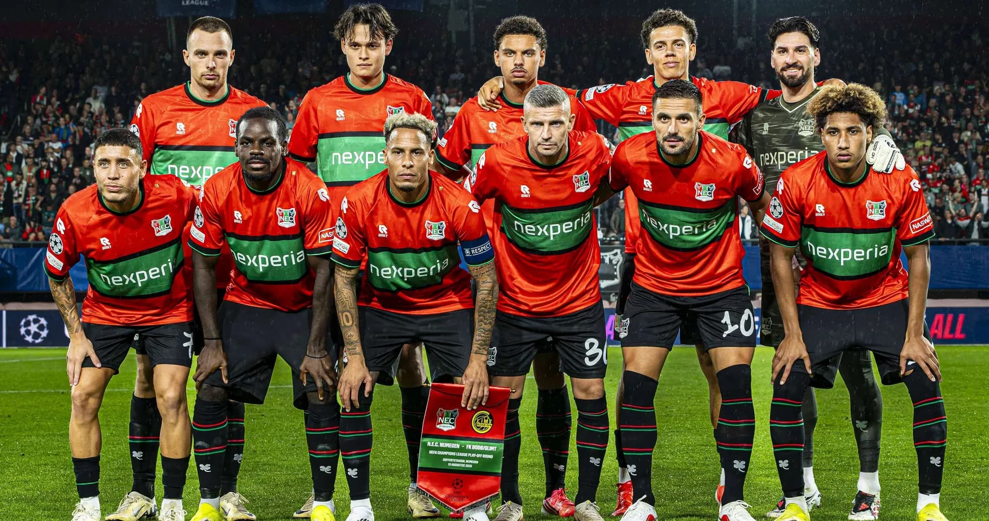 Equipo de NEC Nijmegen posando para la foto