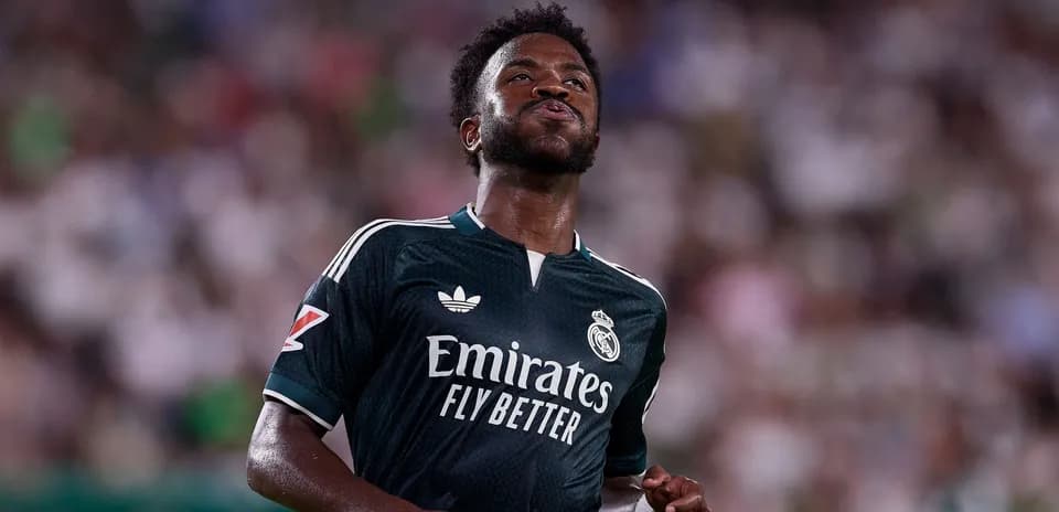 Jugador de Real Madrid en acción durante el partido