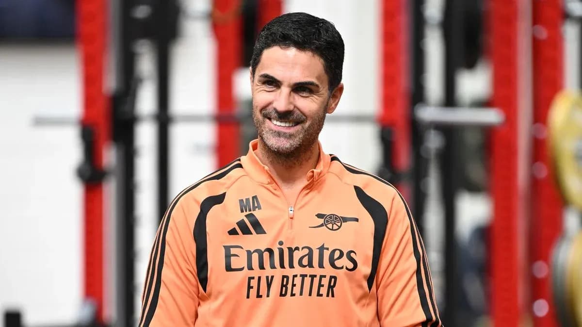 Entrenador de Arsenal en sesión de entrenamiento