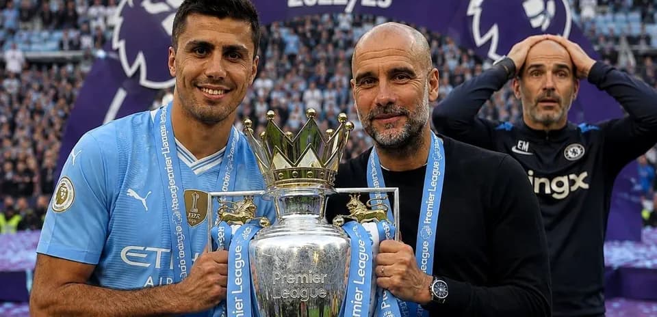 Jugadores de Manchester City celebrando el trofeo de la Premier League