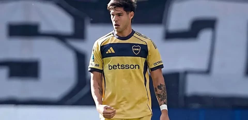 Jugador de Boca Juniors en acción durante el partido
