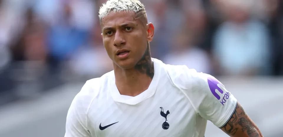 Jugador de Tottenham en acción durante un partido