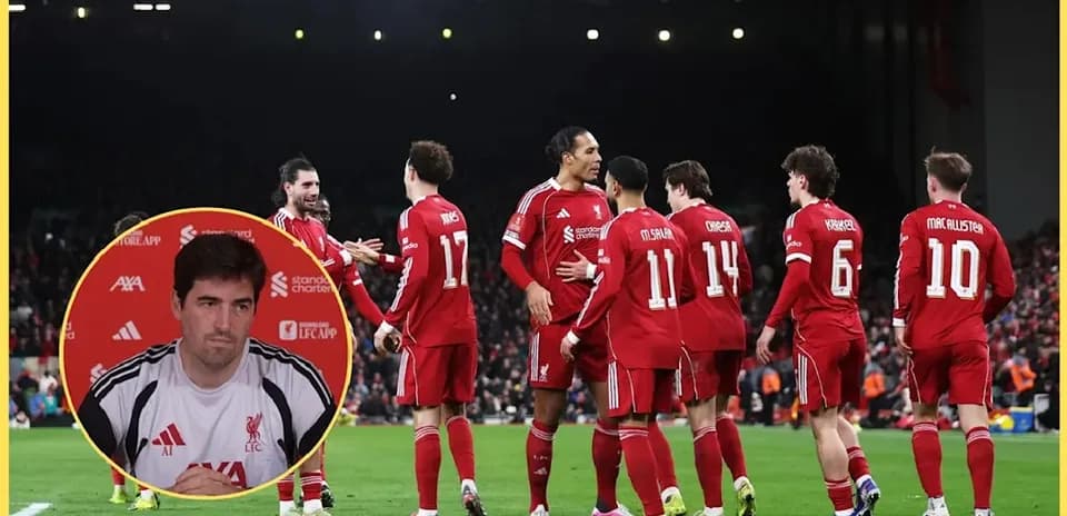 Jugadores de Liverpool celebrando en Anfield