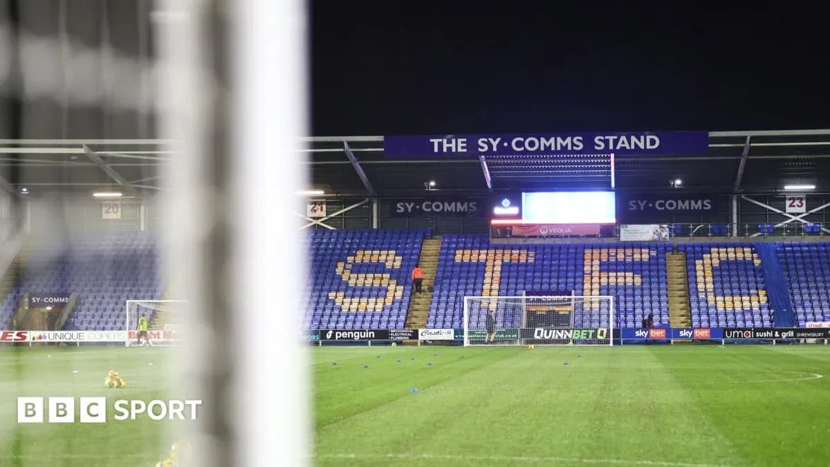 Vista del estadio SY Comms con la palabra STFC
