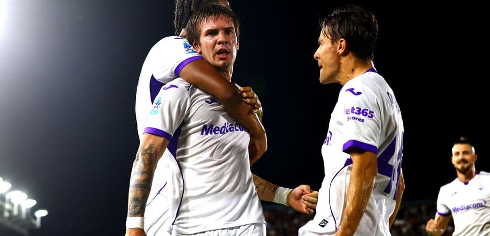 Jugadores de la Fiorentina celebrando un gol
