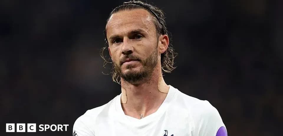 Jugador de Tottenham con vendaje en el cuello
