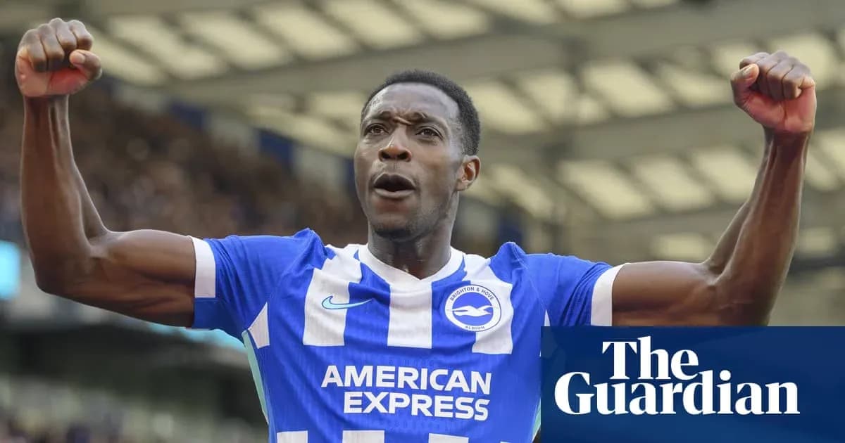 Jugador de Brighton celebrando un gol con entusiasmo