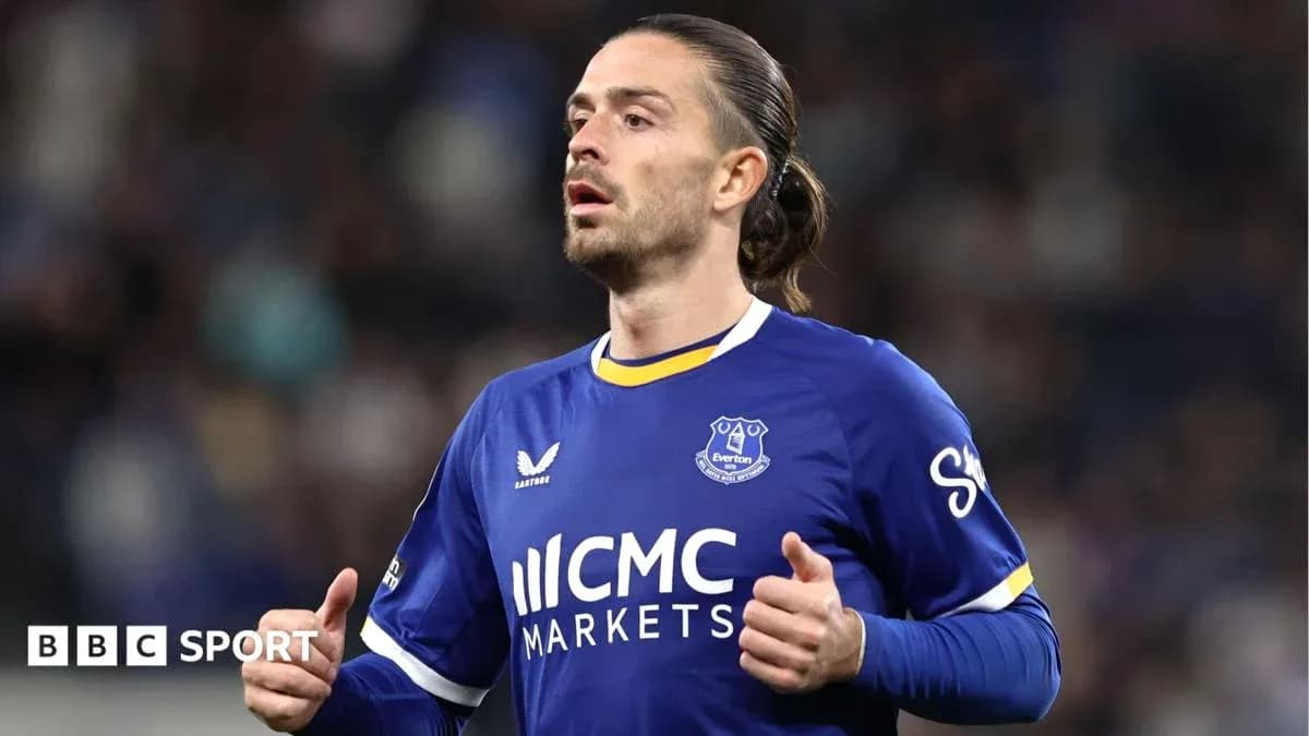 Jugador de Everton en acción durante el partido