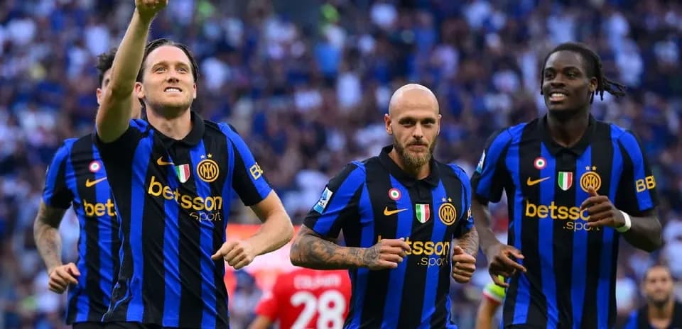 Jugadores de Inter celebrando un gol