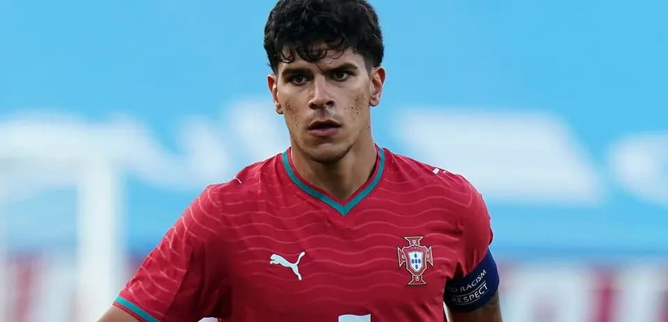 Jugador de Portugal en campo durante partido