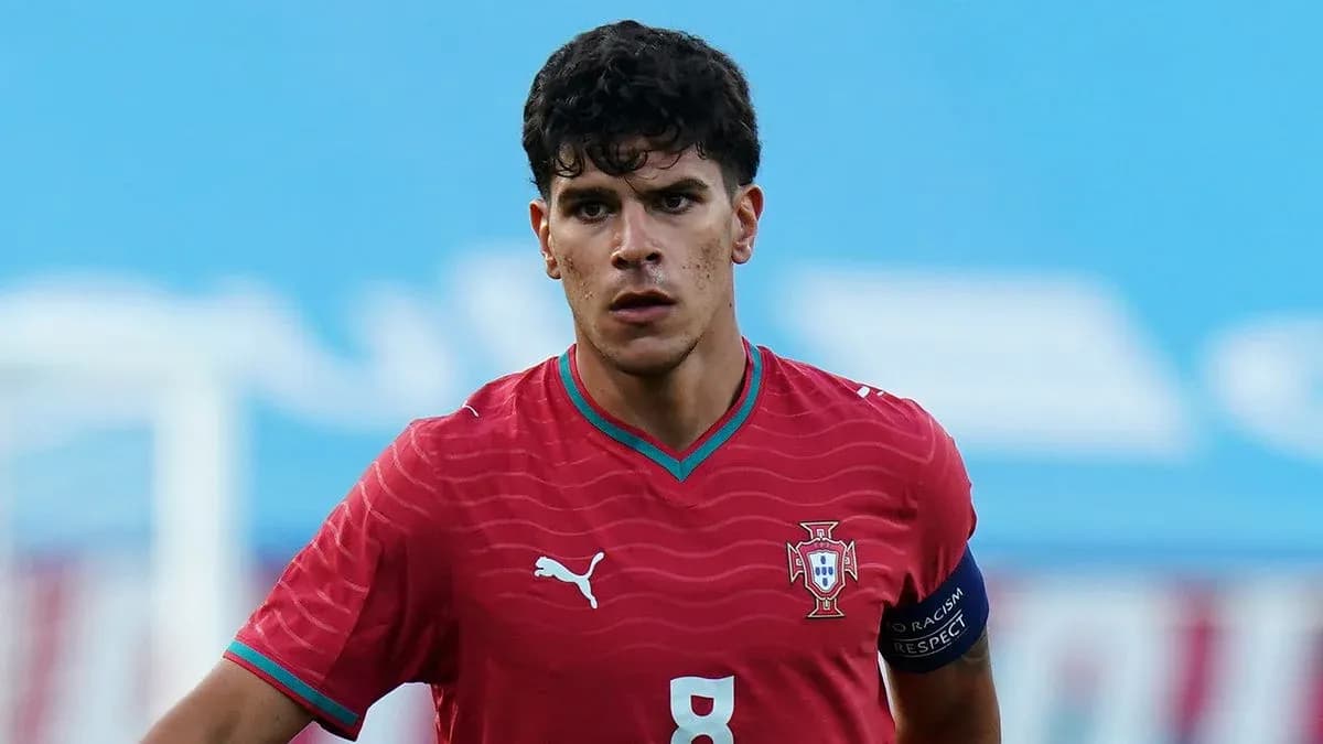 Jugador de Portugal en campo durante partido