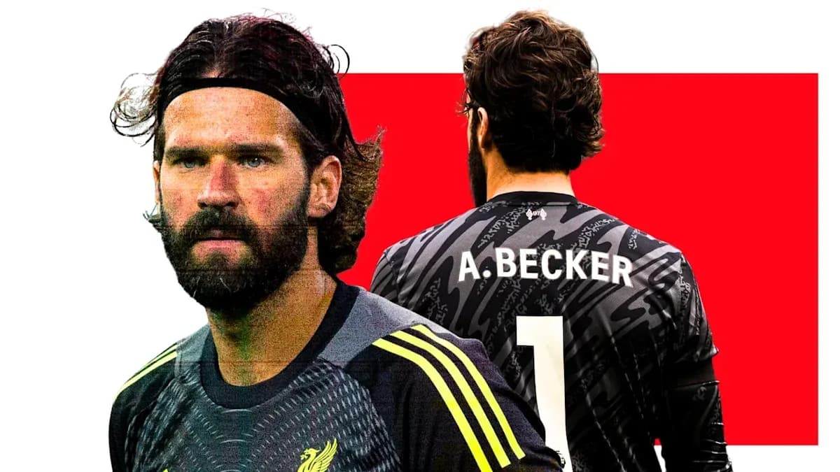 Portero de Liverpool con camiseta negra y barba