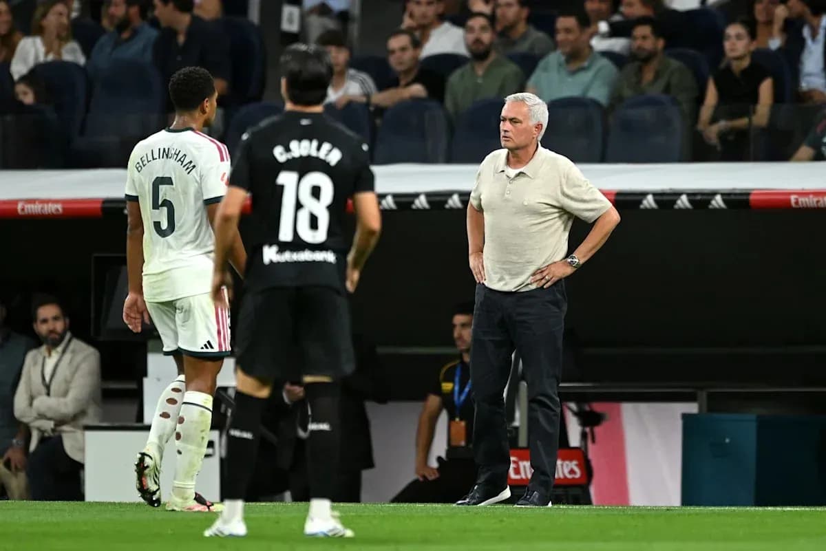 Bellingham and Soler during match with Mourinho observing