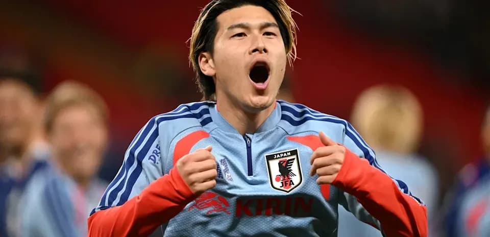 Jugador japonés celebrando durante el calentamiento