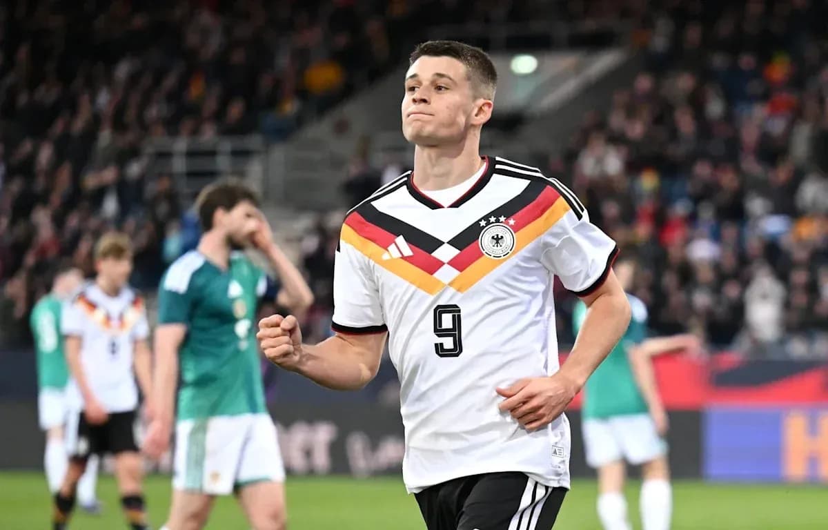 Jugador de Alemania celebrando un gol durante el partido