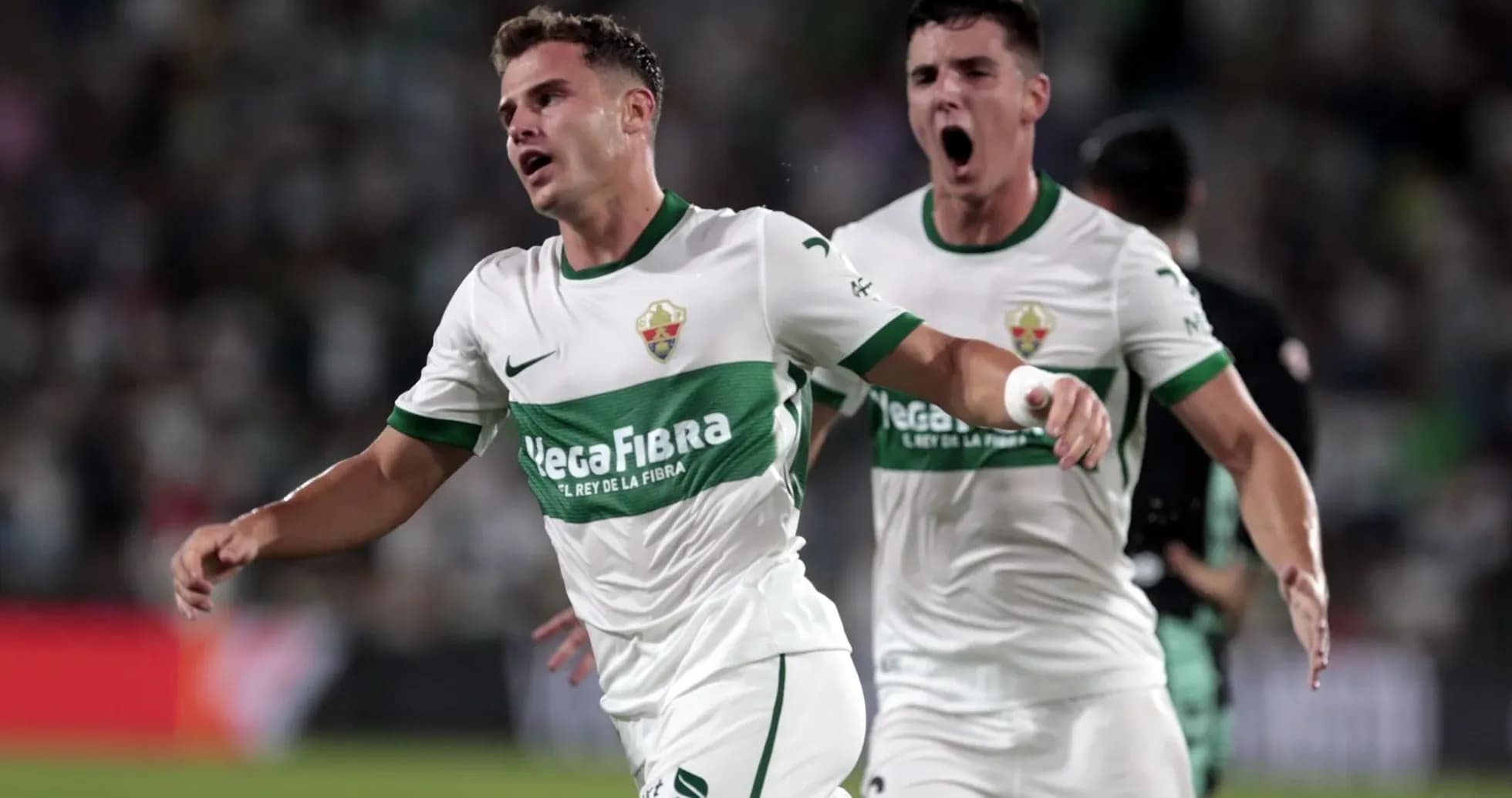 Jugadores de Elche celebrando un gol