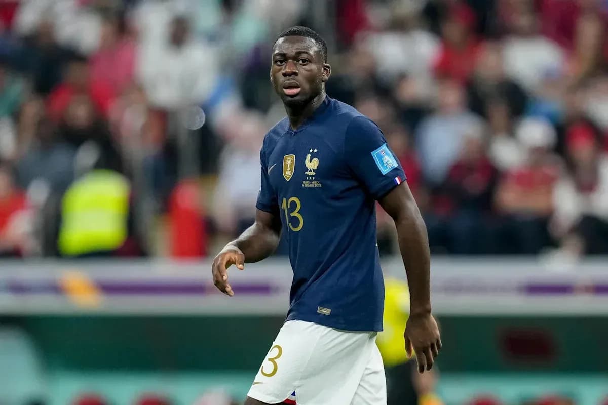 Jugador de Francia en partido de la Copa del Mundo