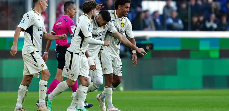 Jugadores de Frosinone celebrando un gol