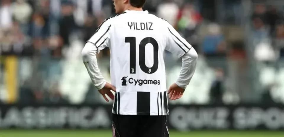 Jugador con camiseta de Juventus, número 10