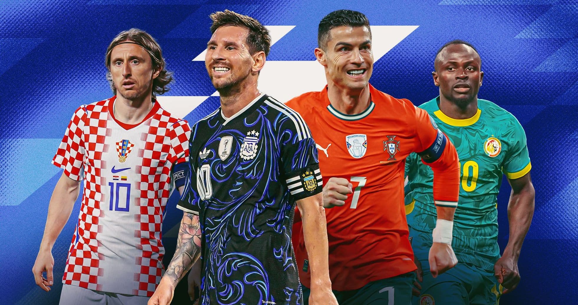 Cuatro futbolistas destacados en uniformes de selecciones