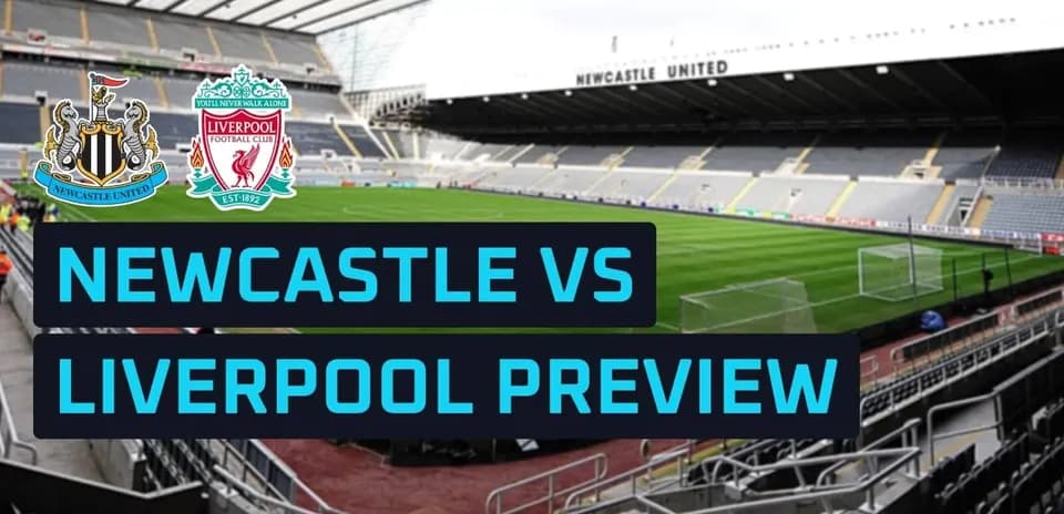 Estadio vacío con logotipos de Newcastle y Liverpool