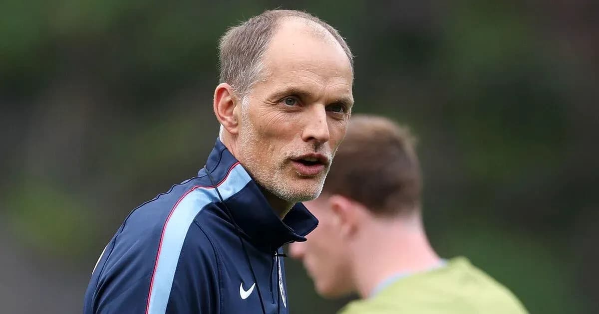 Entrenador hablando durante la sesión de entrenamiento