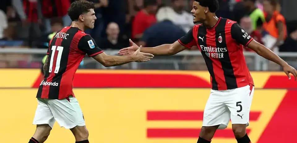 Jugadores de AC Milan celebrando un gol