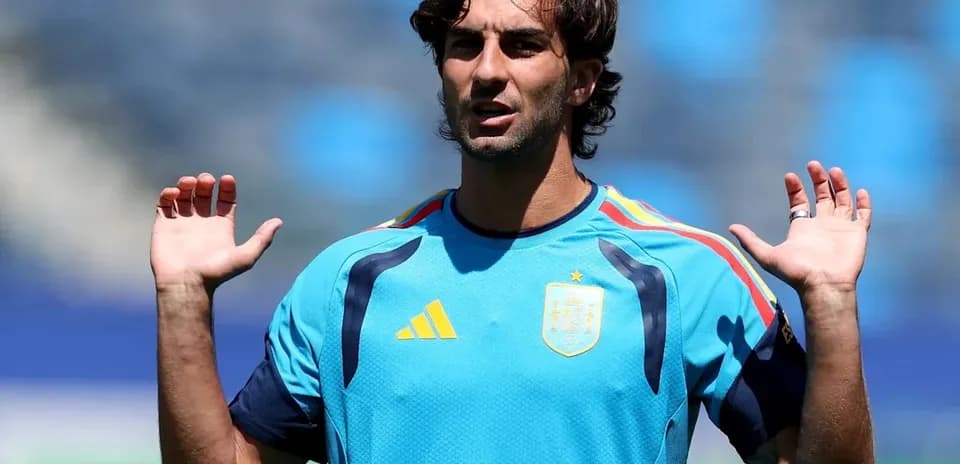 Jugador entrenando con la selección española de fútbol