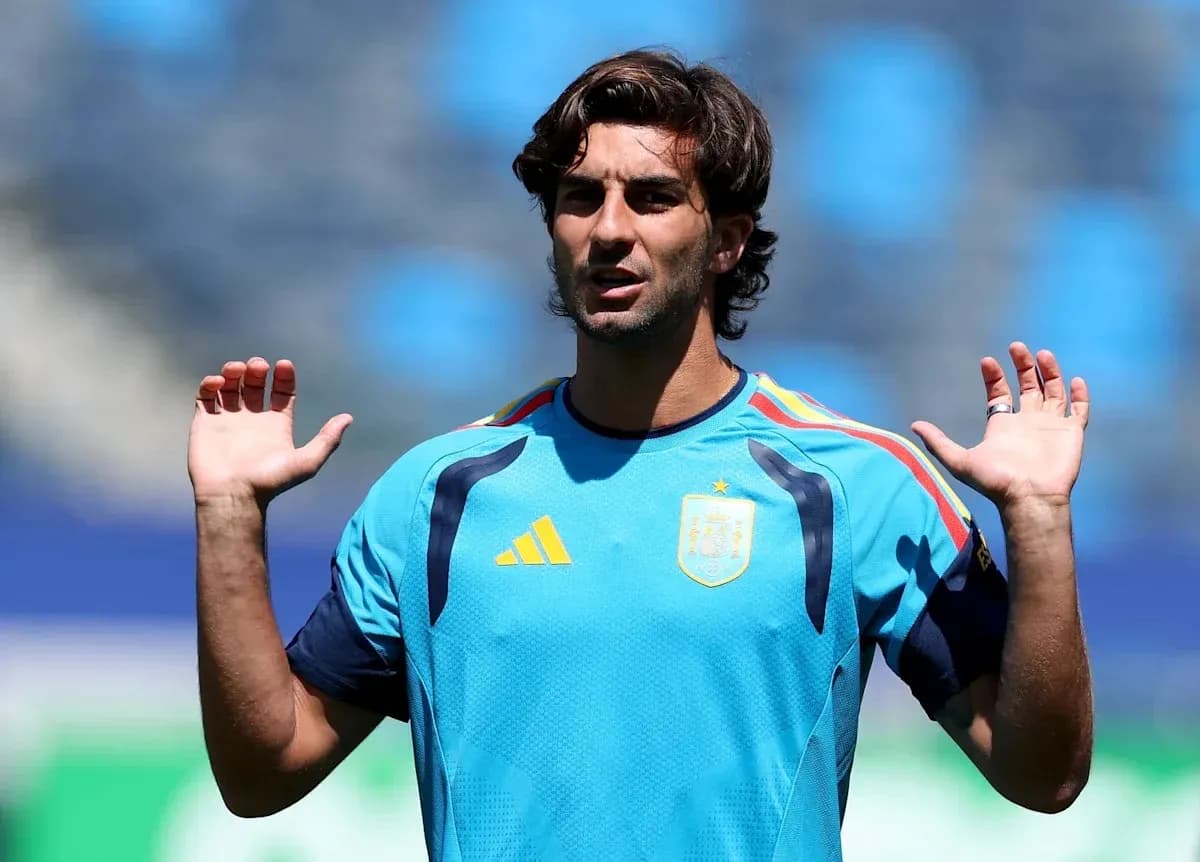 Jugador entrenando con la selección española de fútbol