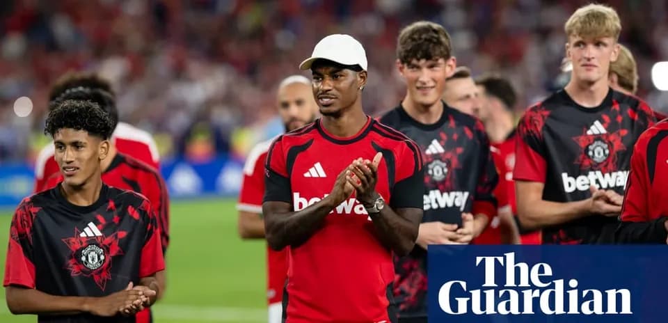 Jugadores de Manchester United en la ceremonia de presentación