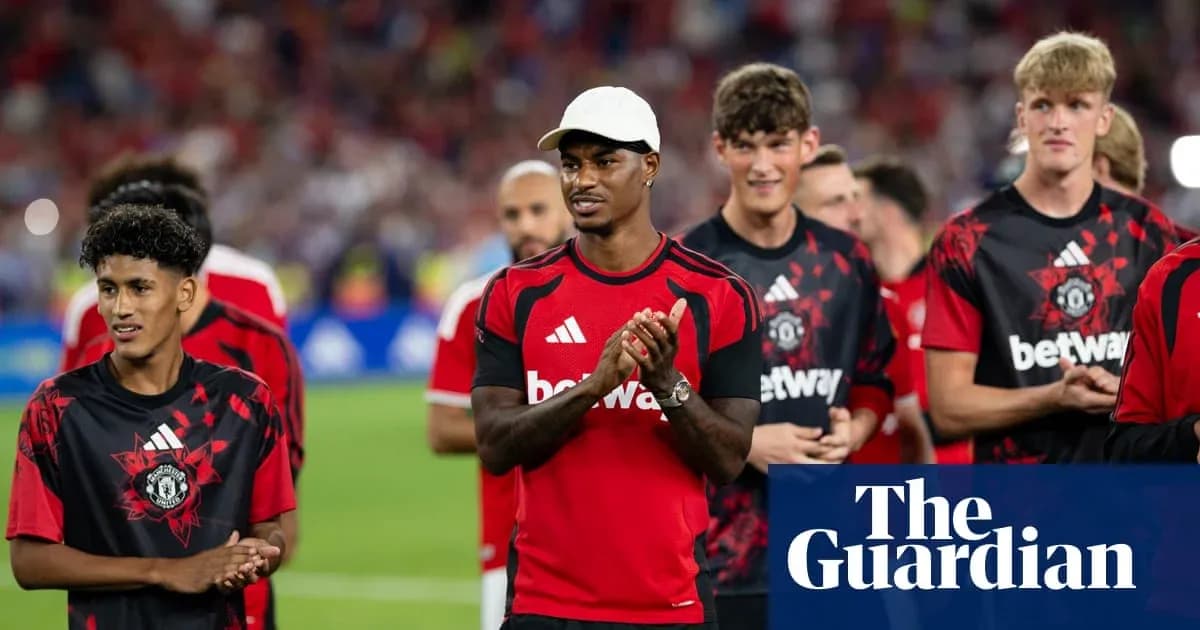 Jugadores de Manchester United en la ceremonia de presentación