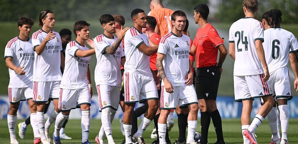 Jugadores del Real Madrid en el calentamiento previo