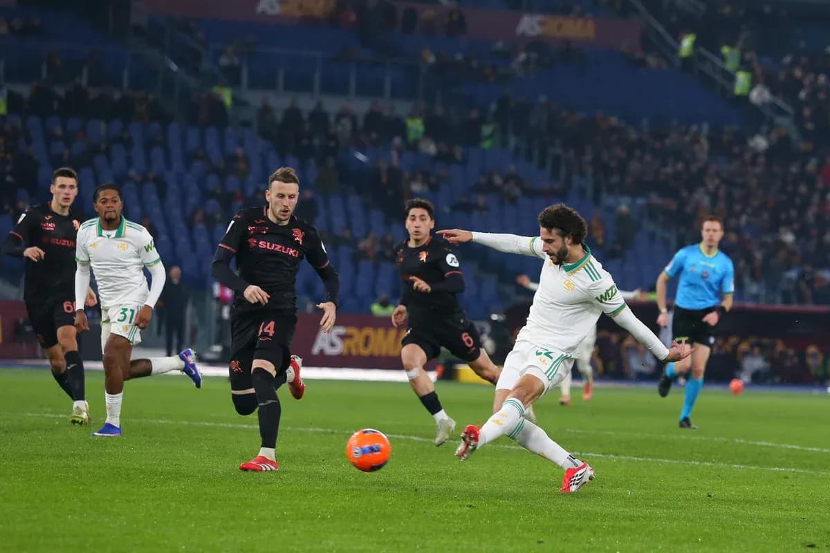 Acción de un partido entre Torino y AS Roma