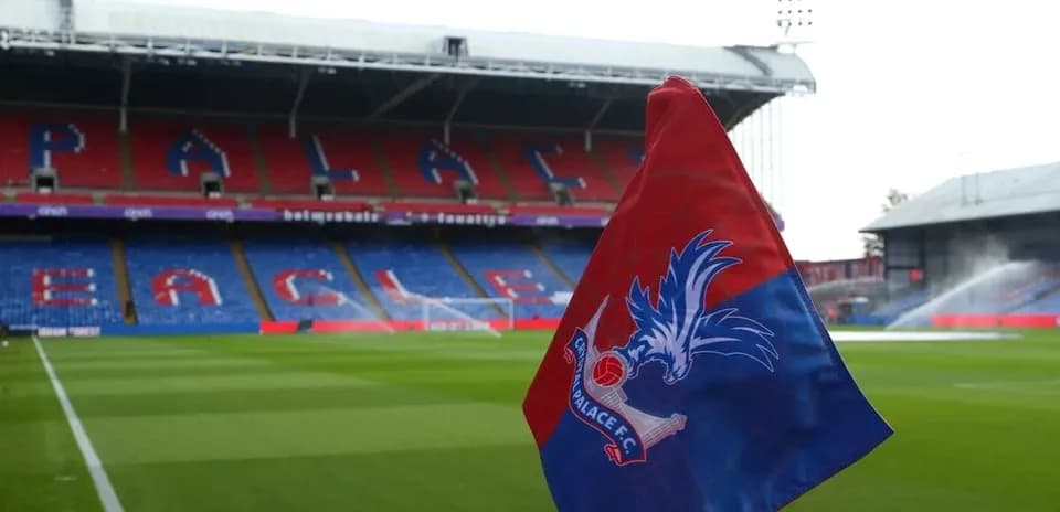 Bandera de esquina en el estadio de Crystal Palace